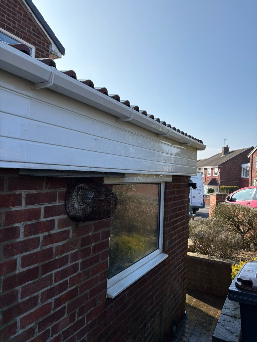 Soffit & UPVC Cleaning after cleaning by ECR